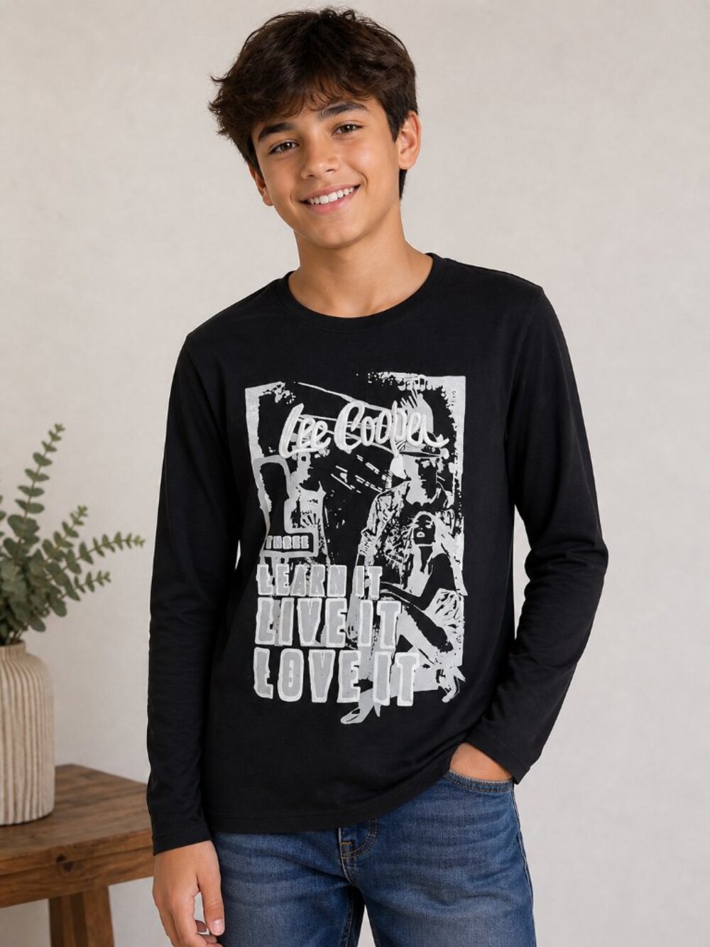 Lee Cooper "Learn it Live it Love it " T-shirt Small Youth Long Sleeve Regular